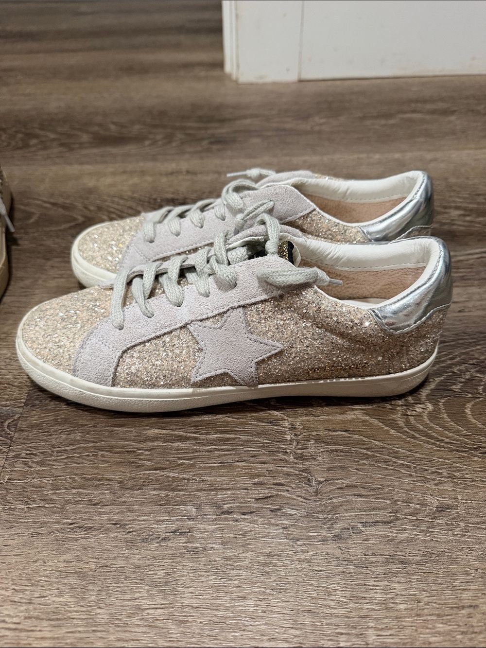Vintage Havana Glitter Low-Top Sneakers in Light Pink and Gold - Picture 2 of 3
